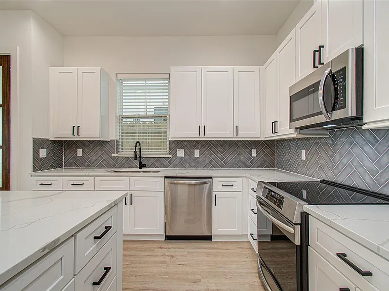6420 Highland Pine Ln — Photo 14