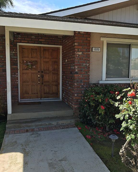 1st image of 1225 E Alluvial Ave