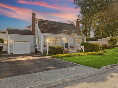 37 Newark Street, Lindenhurst, NY, 11757