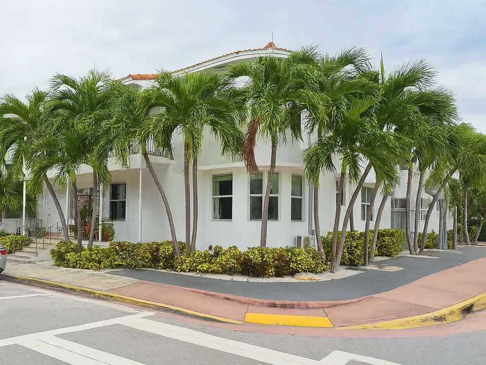 7610 Byron Ave Miami Beach, FL 33141