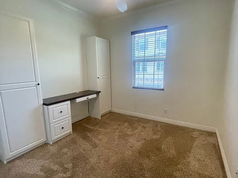 1518 Valencia Ave — Photo 16