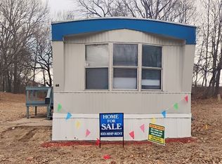1100 W Locust St #68, Canton, IL 61520