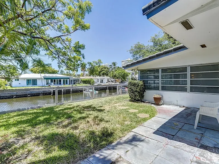 2041 Coral Reef Dr — Photo 43
