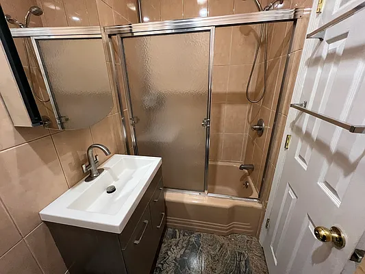 Rented by Remax Edge | media 28