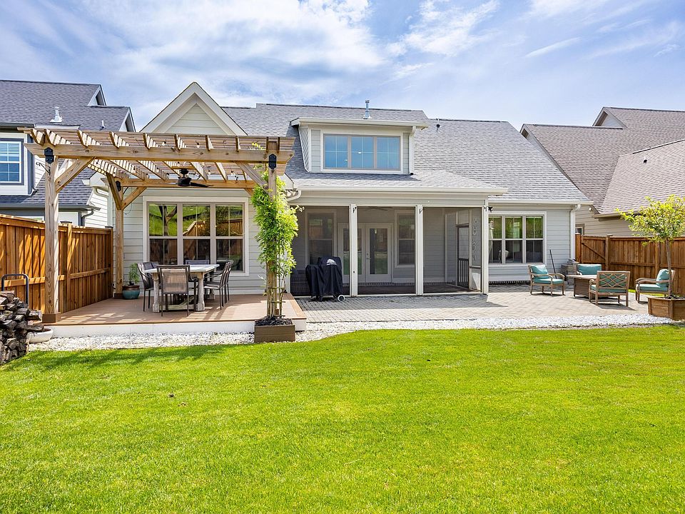 1st image of 10607 Flicker Way