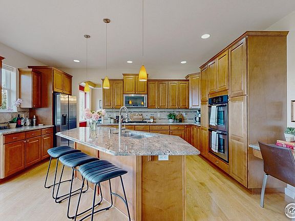 5th image of 1647 Harris Ct