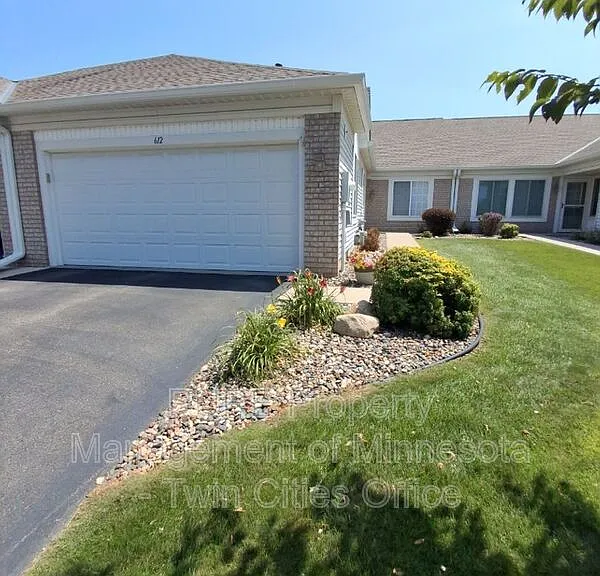 612 Lake View Dr — Photo 1