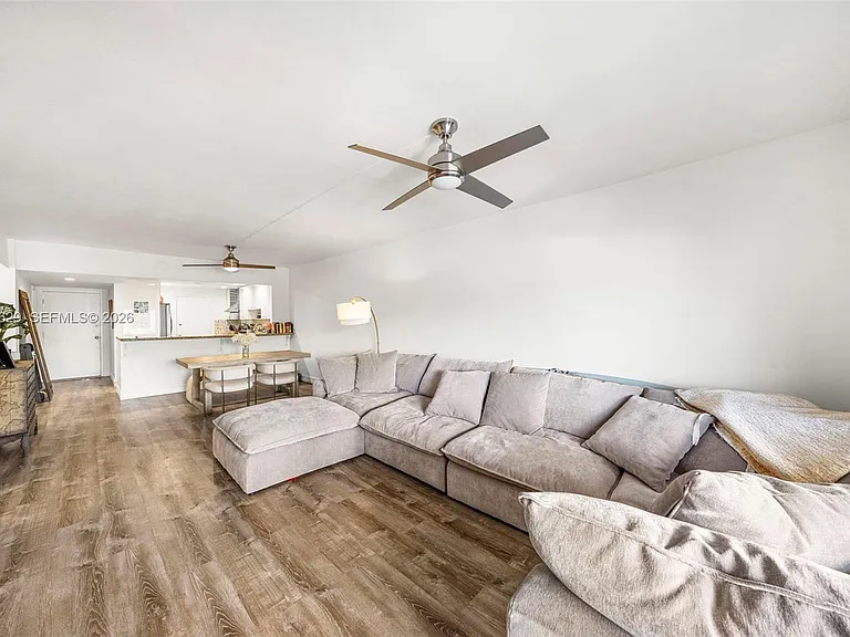 100 Edgewater Dr #329 — Photo 5