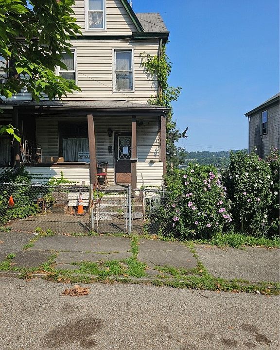 1st image of 219 W 9th Ave