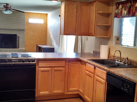 4th image of 8439 E Culver St