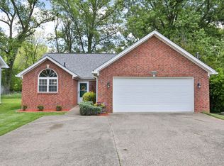 525 Washburn Ave, Lyndon, KY 40222