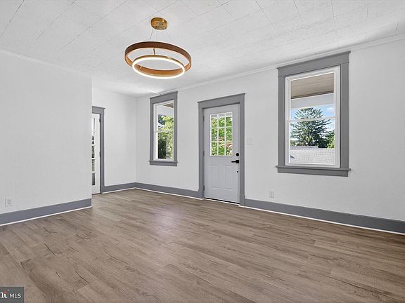 4th image of 3408 Schoolhouse Ln