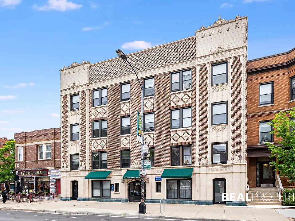 4851 North Damen