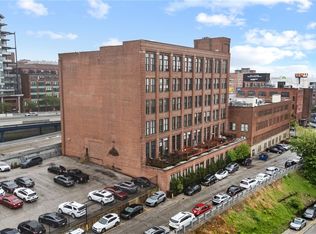 1133 W 9th St APT 317, Cleveland, OH 44113