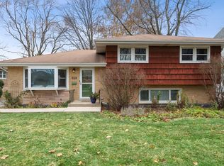 434 Sherman St, Downers Grove, IL 60515