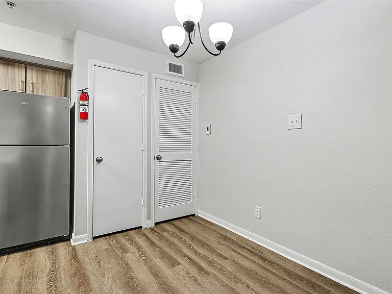 The Retreat at Spring Apartments — Photo 14