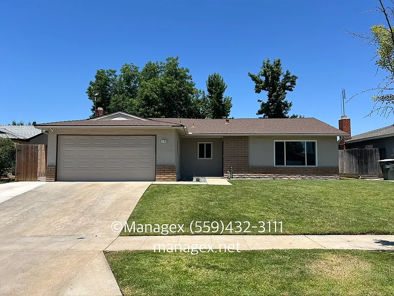 1246 W Dyer Ave — Photo 1