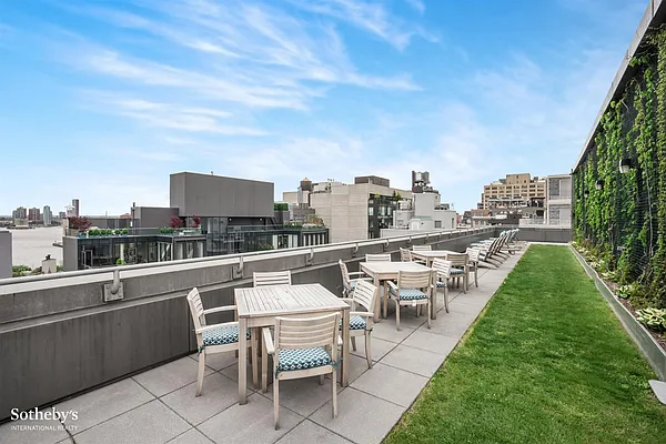 Sold by Sotheby's International Realty | media 7