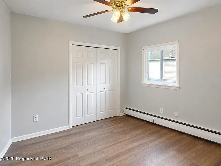 17 Catlin Ave — Photo 8