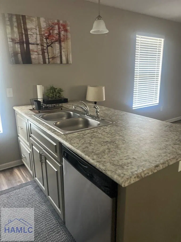 2 bed, 1.5 bath, 964 sqft, $1,150 — Photo 3