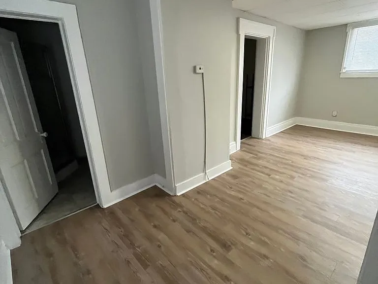 1222 Columbia Street — Photo 8