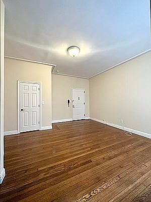 3rd image of 2350 Broadway #831