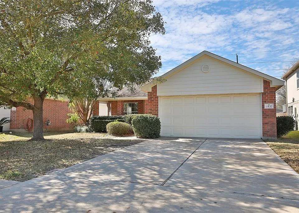 13127 Bach Elm St