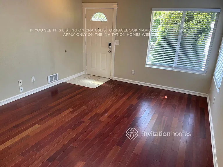 13113 49th Ave NE — Photo 2