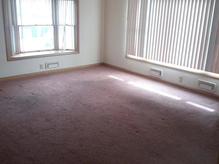 517 S 6th St — Photo 16
