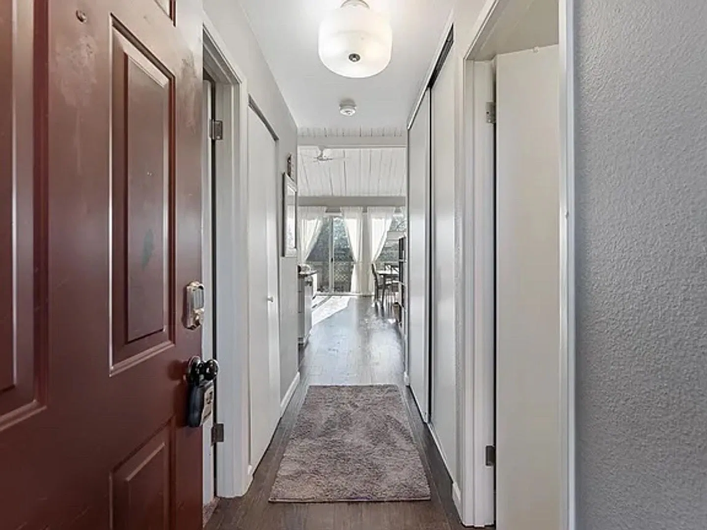 Beautiful 2 Bedroom 2 Bath Rental in Lake Oswego — Photo 2