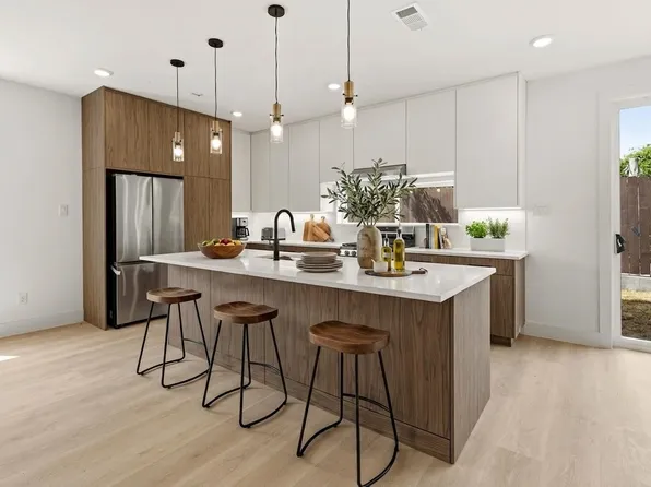 415 N Patton Ave, Dallas, TX 75203