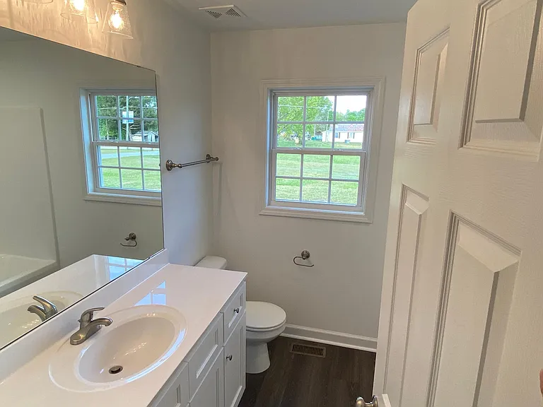 170 E Main St — Photo 8