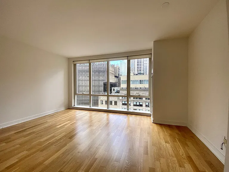 885 6th Ave #11C — Photo 1