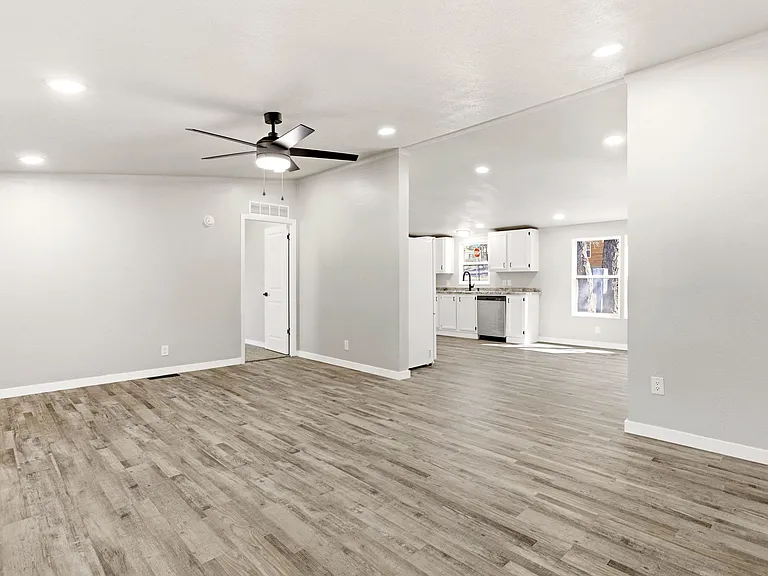 2101 W Park Valley Rd — Photo 4