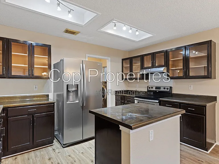 8118 Stagwood Hl — Photo 7