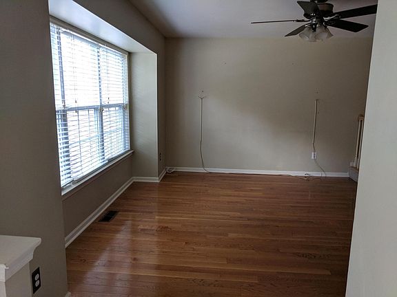 4th image of 1602 Briarwood Ct