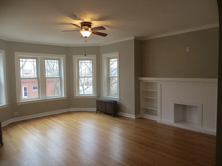 2318 W Argyle St #3W — Photo 2