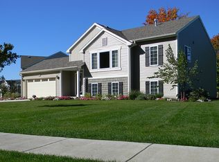 11061 Meadow Wood Cir, Greenville, MI 48838