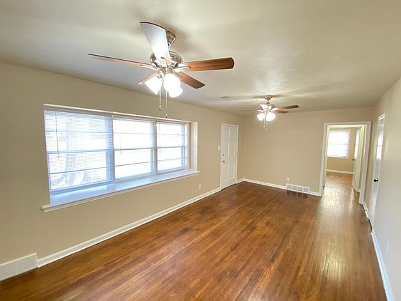 2nd image of 4809 Holt Dr