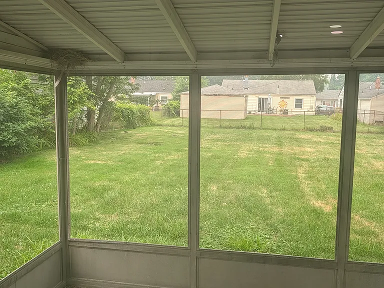26065 Waldorf St — Photo 10
