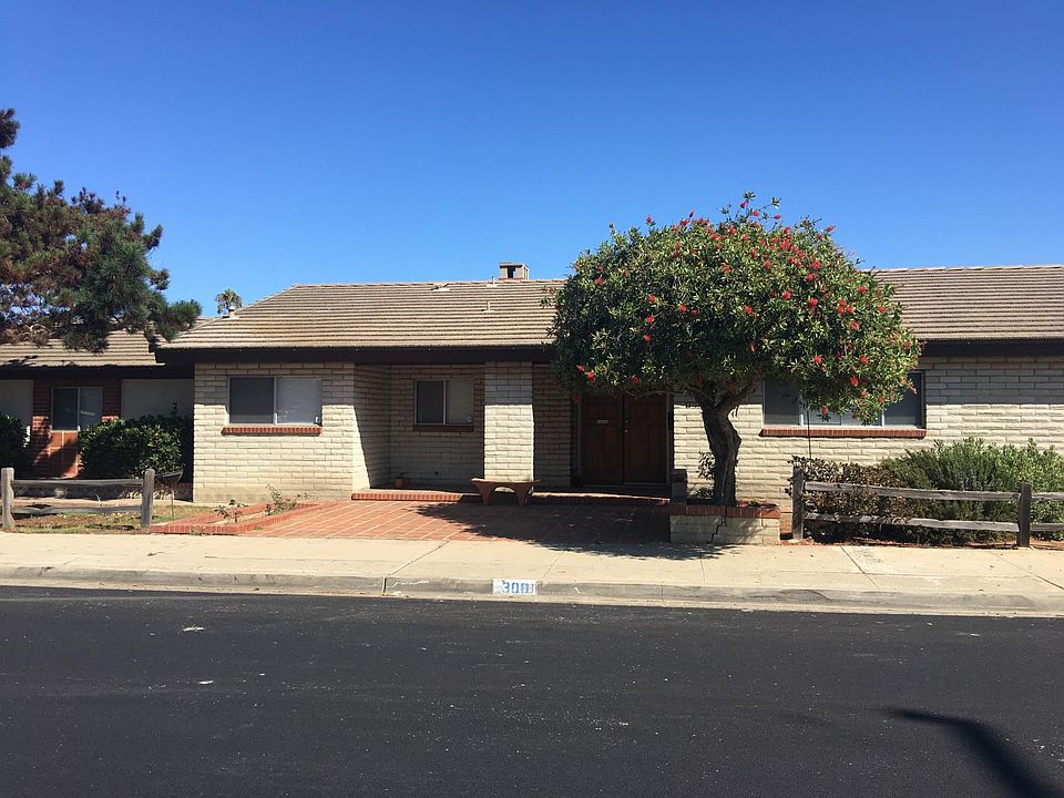 1st image of 300 Daisy Ave