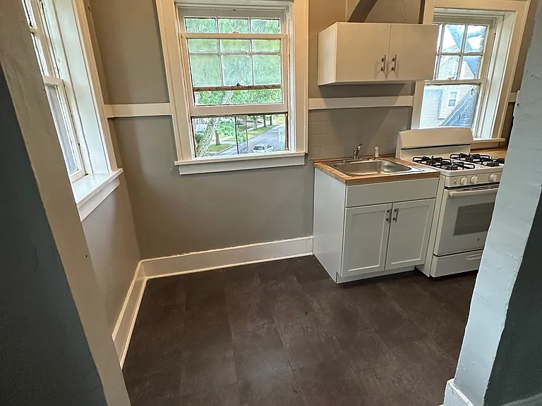 237 Field St #11 — Photo 6