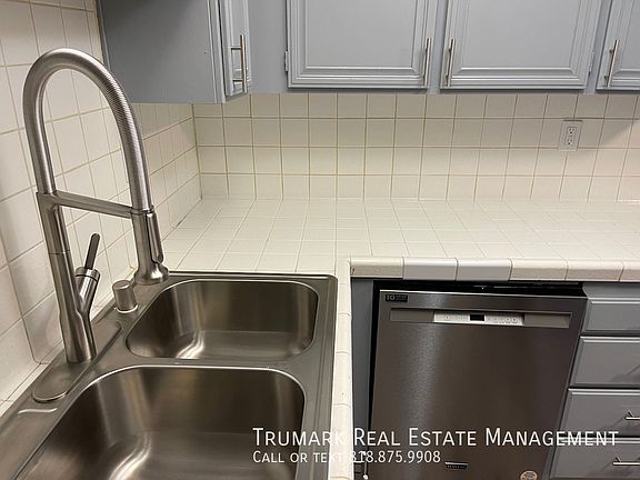 5th image of 12207 Chandler Blvd #4