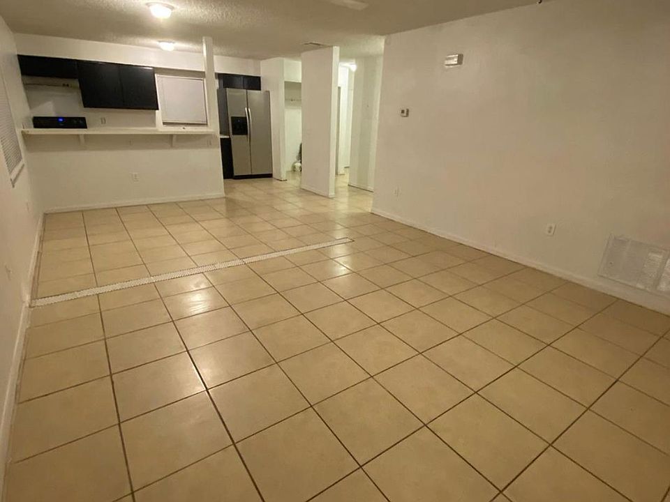 1st image of 912 Pine Ave #B
