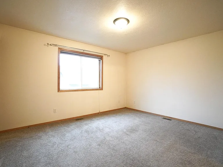 5201 S Baneberry Ave — Photo 10