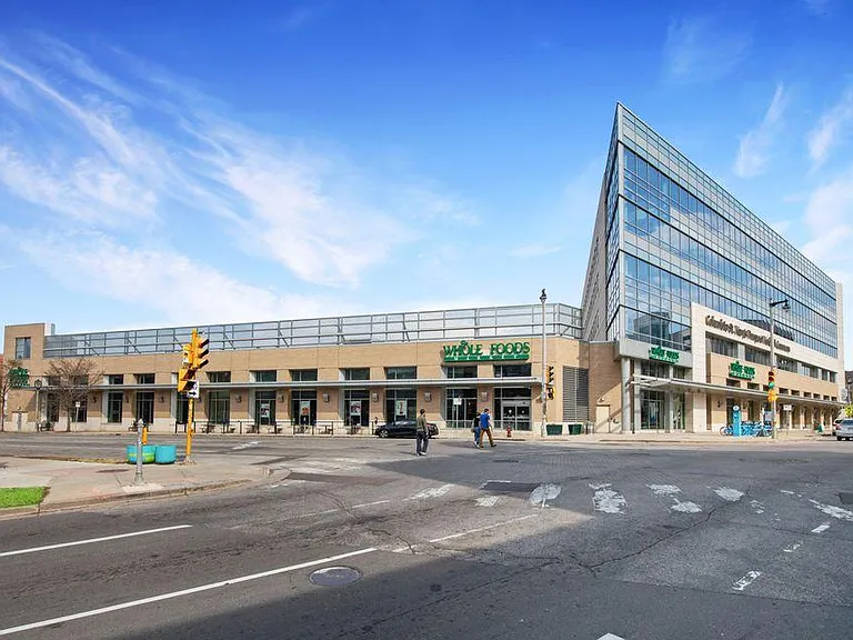 2025 E Greenwich Ave #117 — Photo 9