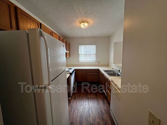 5th image of 1009-2 Ancestry Dr