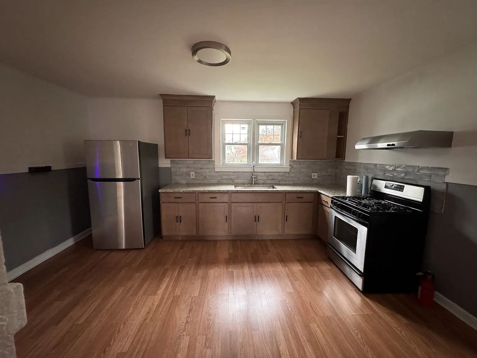 2 bed, 1100 sqft, $2,600 — Photo 2