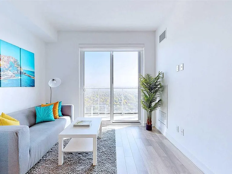 5180 Yonge St — Photo 30