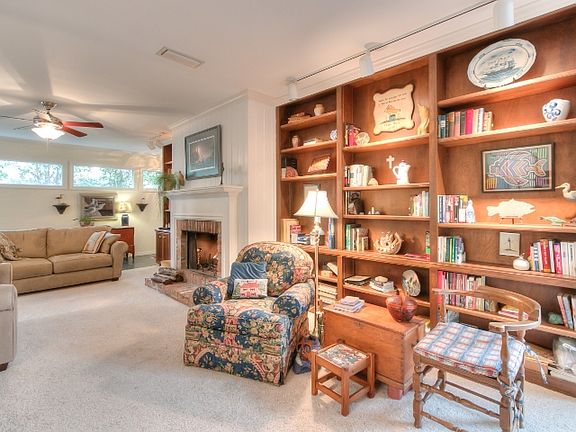 3rd image of 13 Tealwood St